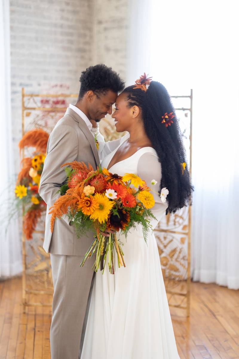 A CHEERFUL ELEVATED BOHO WEDDING DESIGN WITH '70S VIBES AT WILLOW + OAK