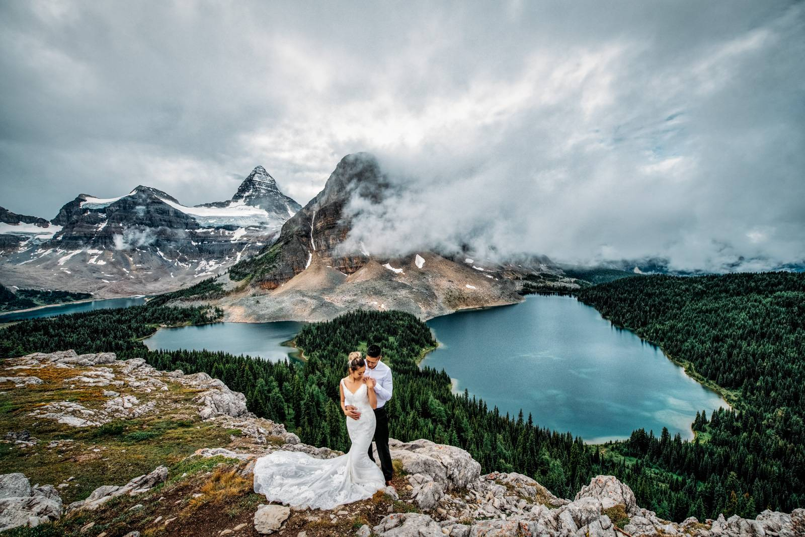 Mount Assiniboine elopement photographer.