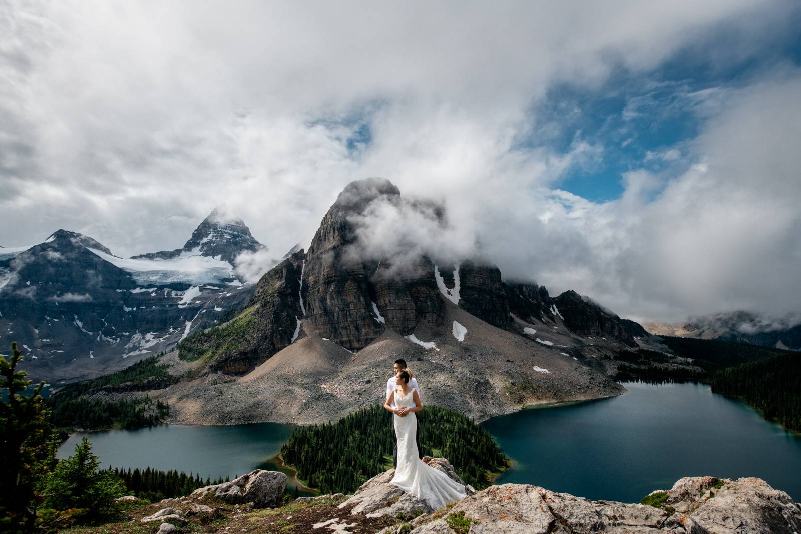 backpacking-hiking-adventure-elopement