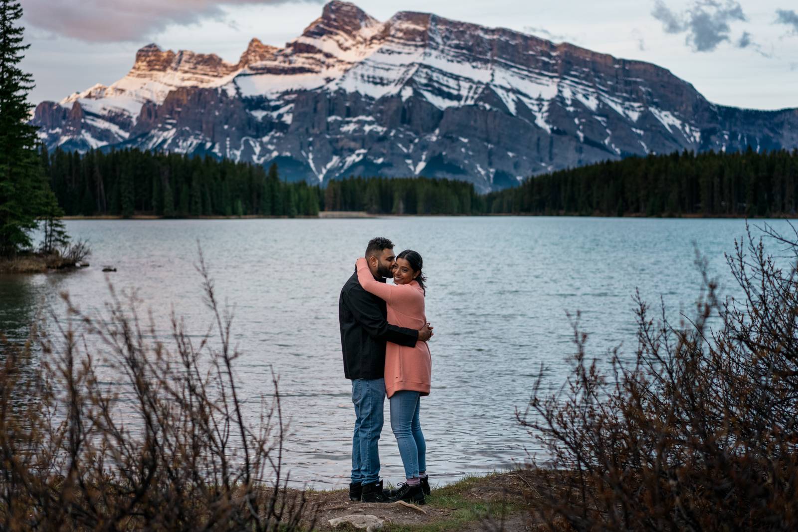 couple kissing at two jack lake