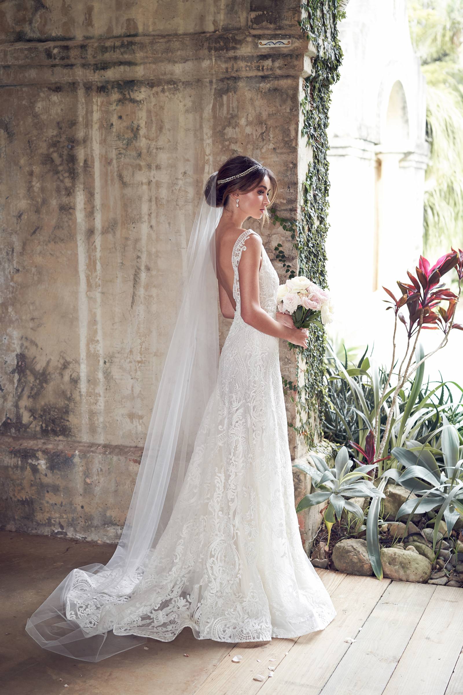 5 Boho Chic Beach Wedding Dress Designers | Hawaii Wedding Gown