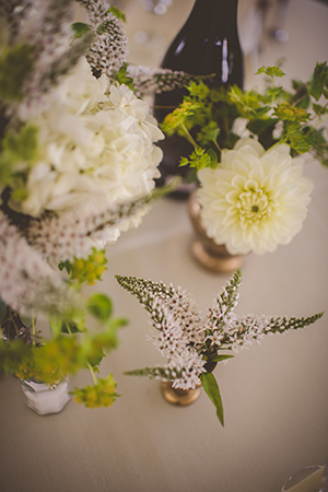 table centerpieces, white centerpieces, flowers, white floral