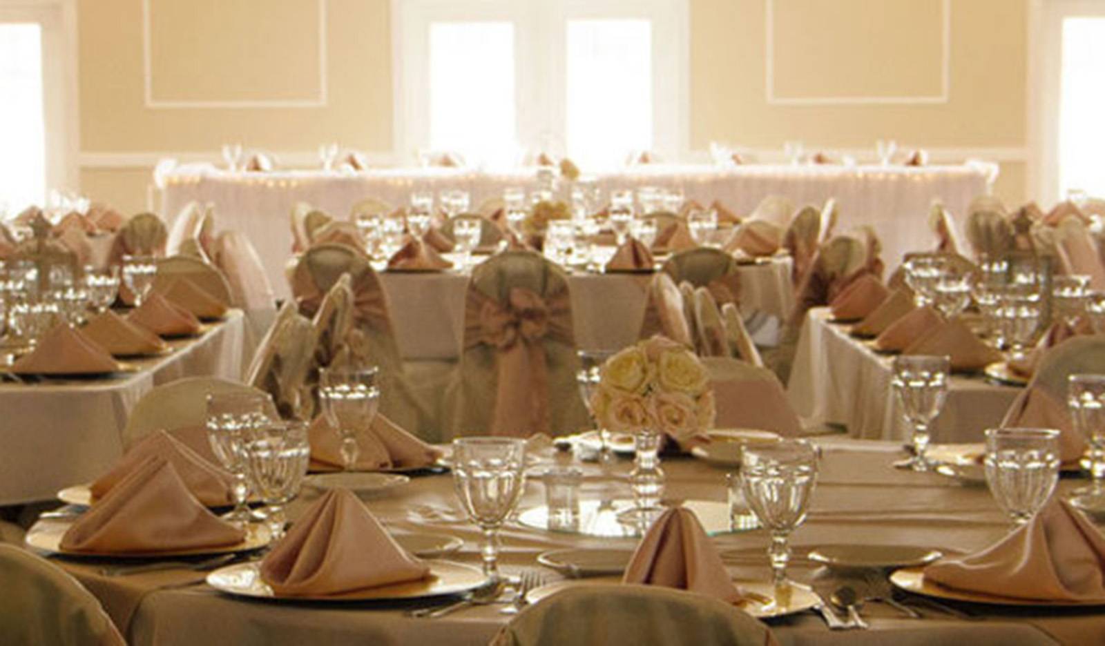 Clarion Hotel & Suites and Wintergreen Conference Center