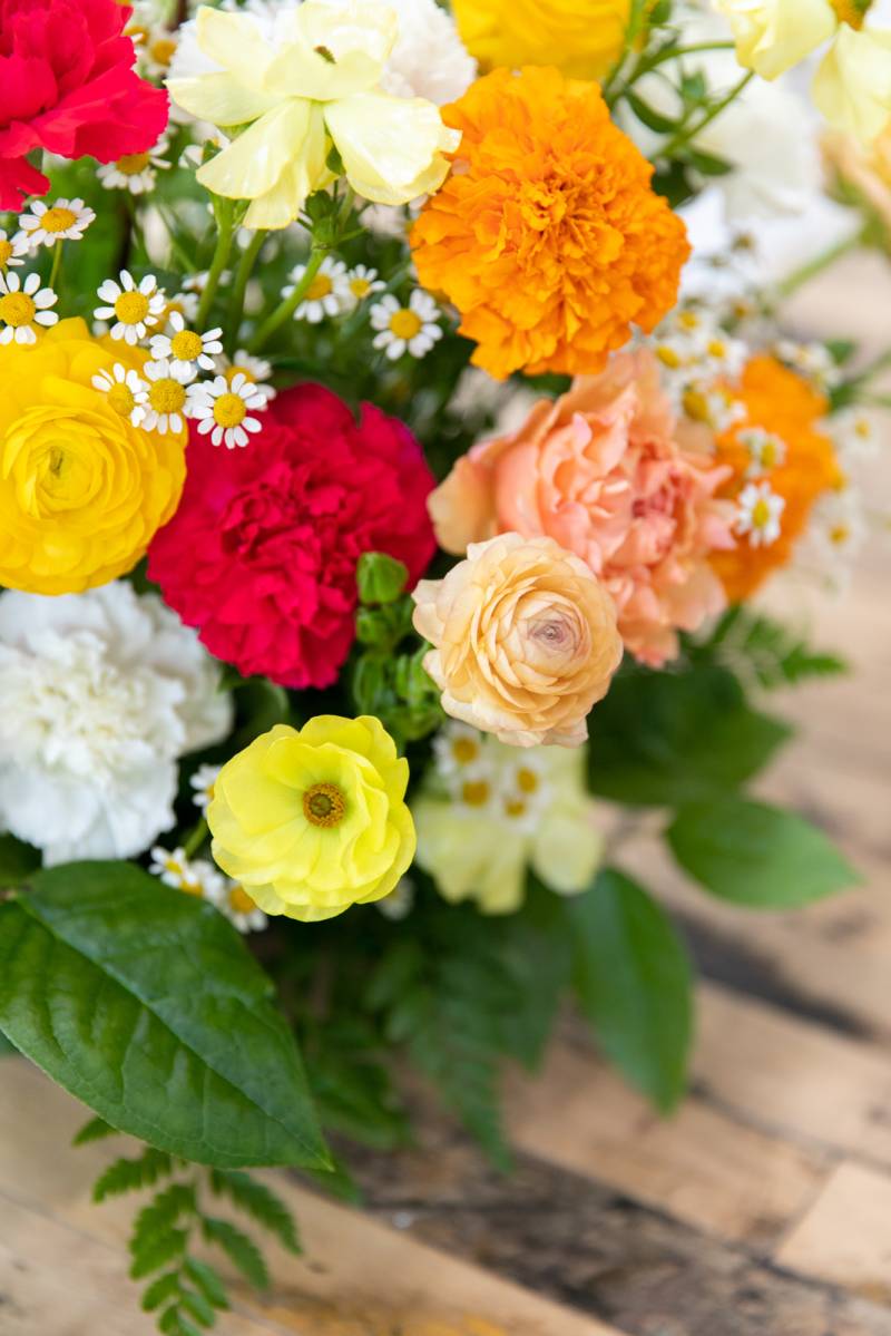 BRIGHT + SUMMERY CITRUSINSPIRED WEDDING DESIGN AT THE TINSMITH IN