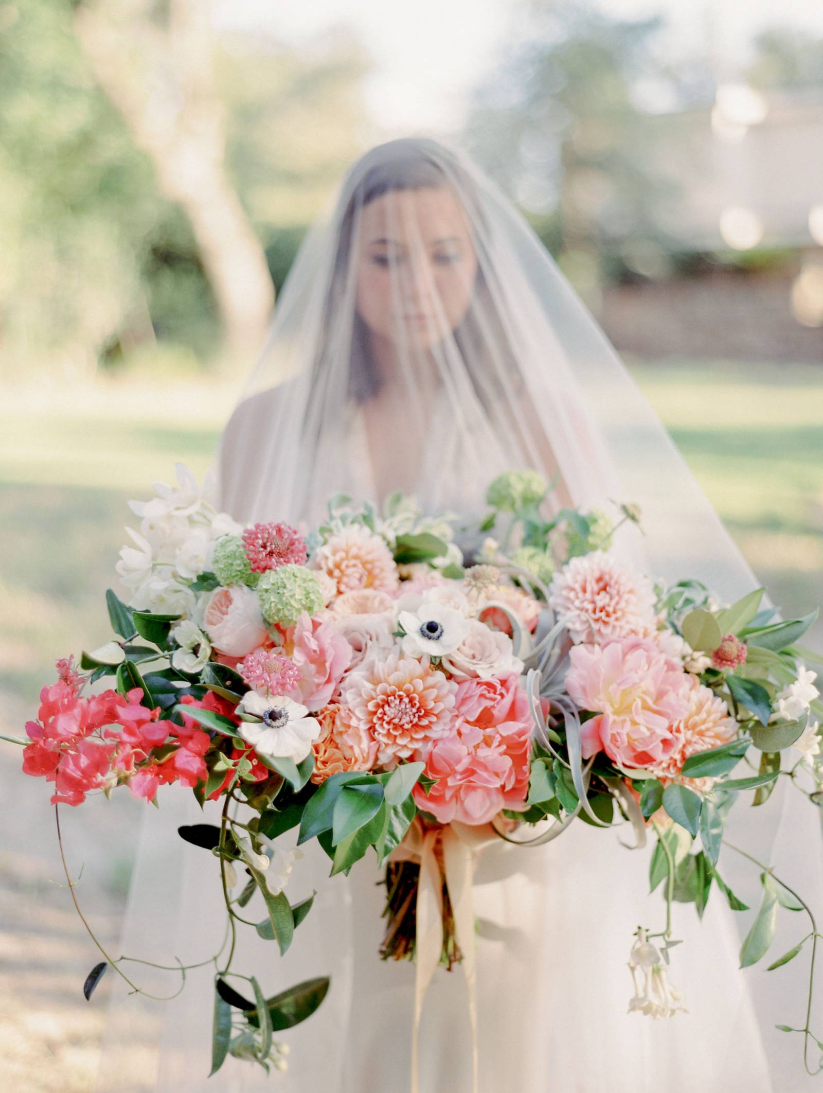 21 Stunning spring wedding bouquets