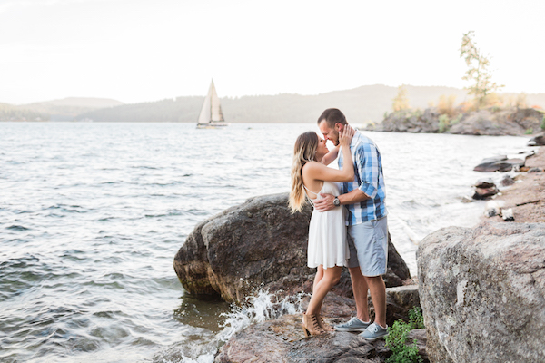Sweet & Simple Lakeside Engagement Session