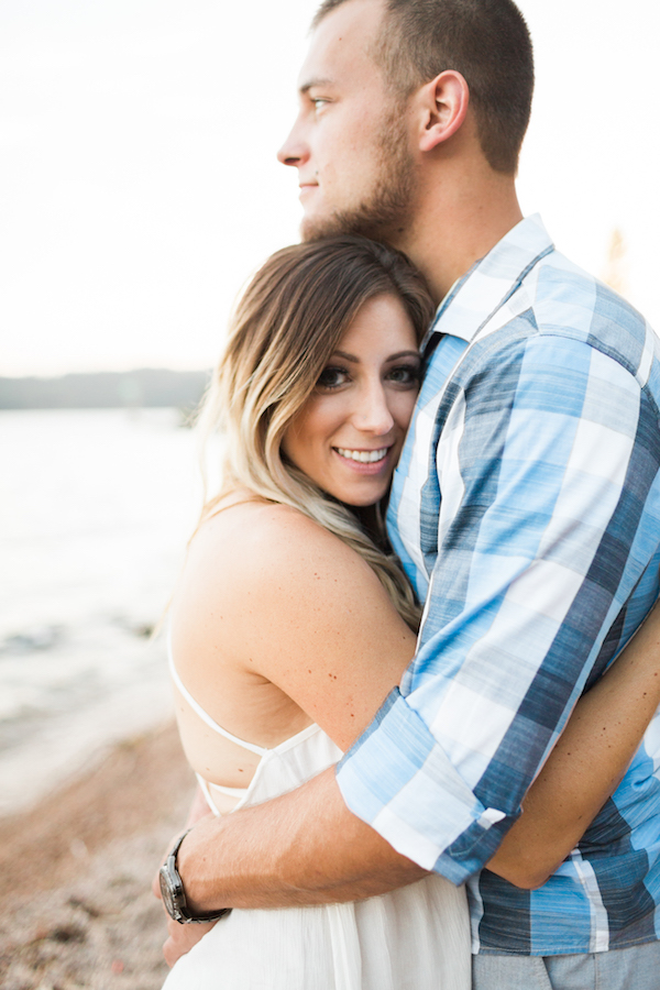 Sweet & Simple Lakeside Engagement Session