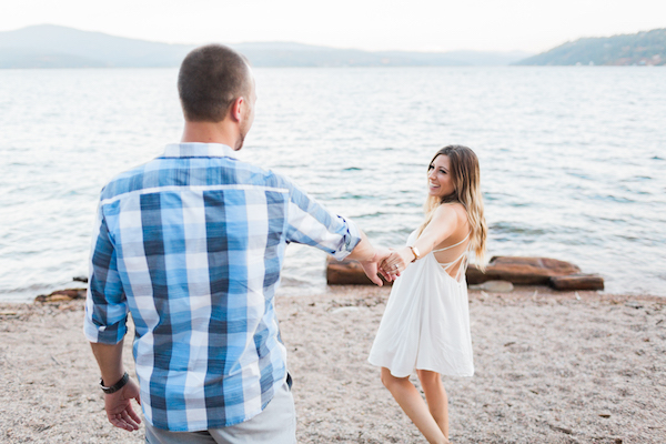 Sweet & Simple Lakeside Engagement Session