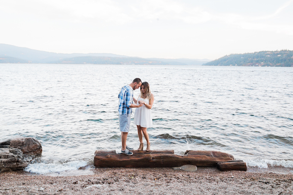 Sweet & Simple Lakeside Engagement Session