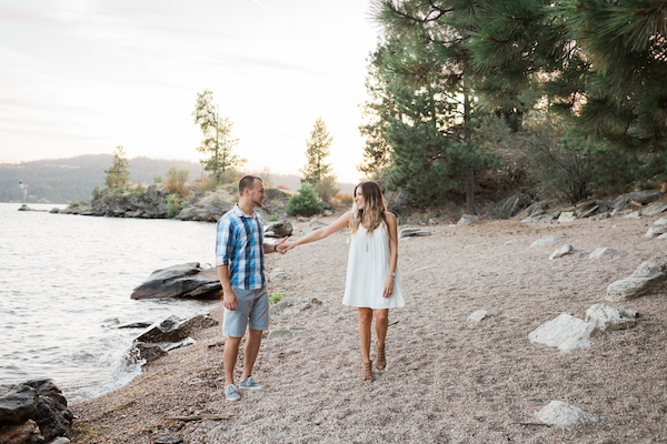 Sweet & Simple Lakeside Engagement Session