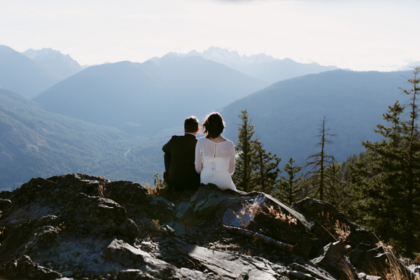 Windswept Winthrop Elopement on Apple Brides by Autumn Pines Photography