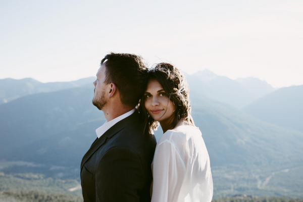 Windswept Winthrop Elopement on Apple Brides by Autumn Pines Photography