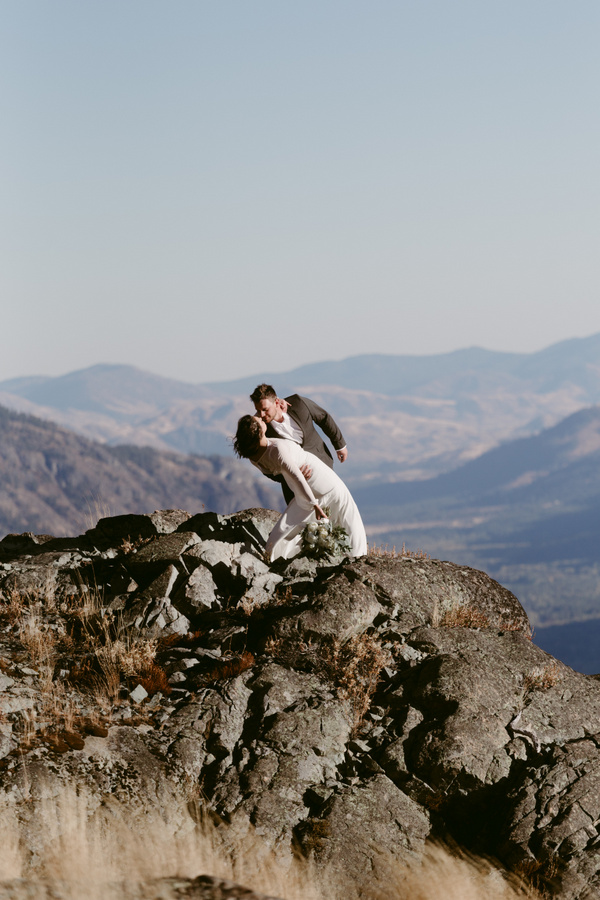 Windswept Winthrop Elopement on Apple Brides by Autumn Pines Photography