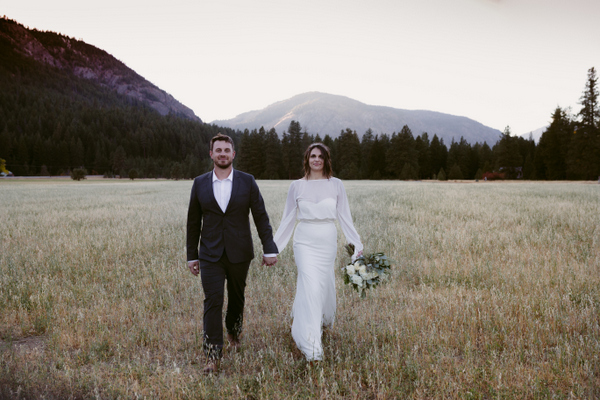 Windswept Winthrop Elopement on Apple Brides by Autumn Pines Photography
