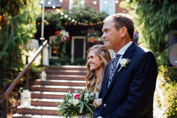 Cheery, Romantic Spring Bellevue Wedding on Apple Brides