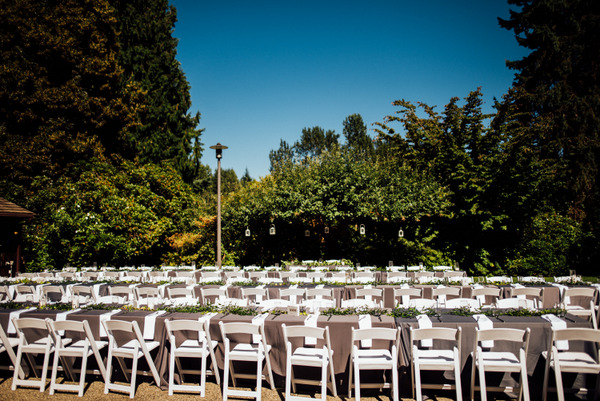Cheery, Romantic Spring Bellevue Wedding on Apple Brides