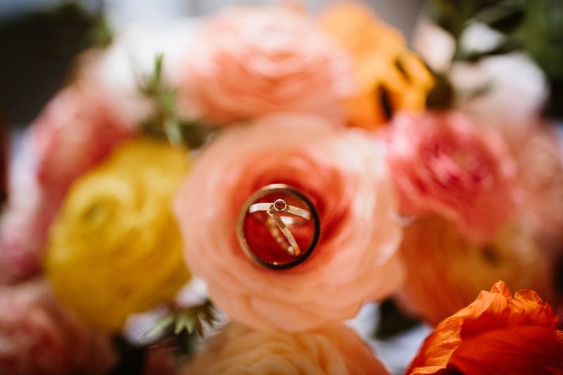 Fun + Colorful DIY Wedding in Yakima on Apple Brides