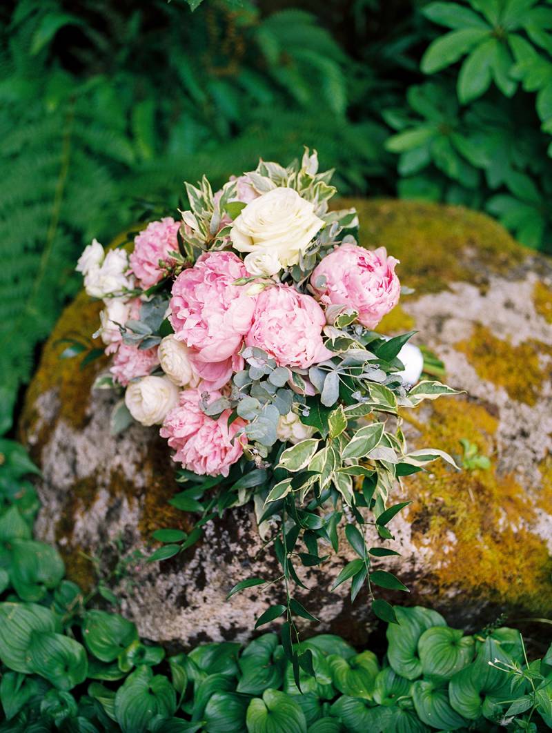 Romantic Waterfront Resort Wedding on Apple Brides