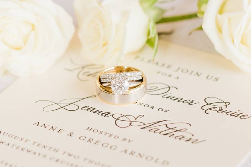 Classic & Elegant Seattle Wedding On Apple Brides