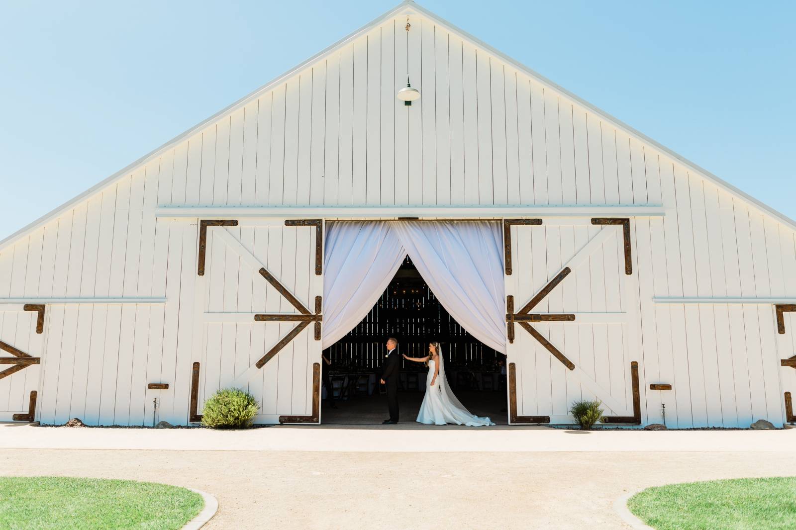 The White Barn Edna Valley San Luis Obispo Wedding Venue TWS