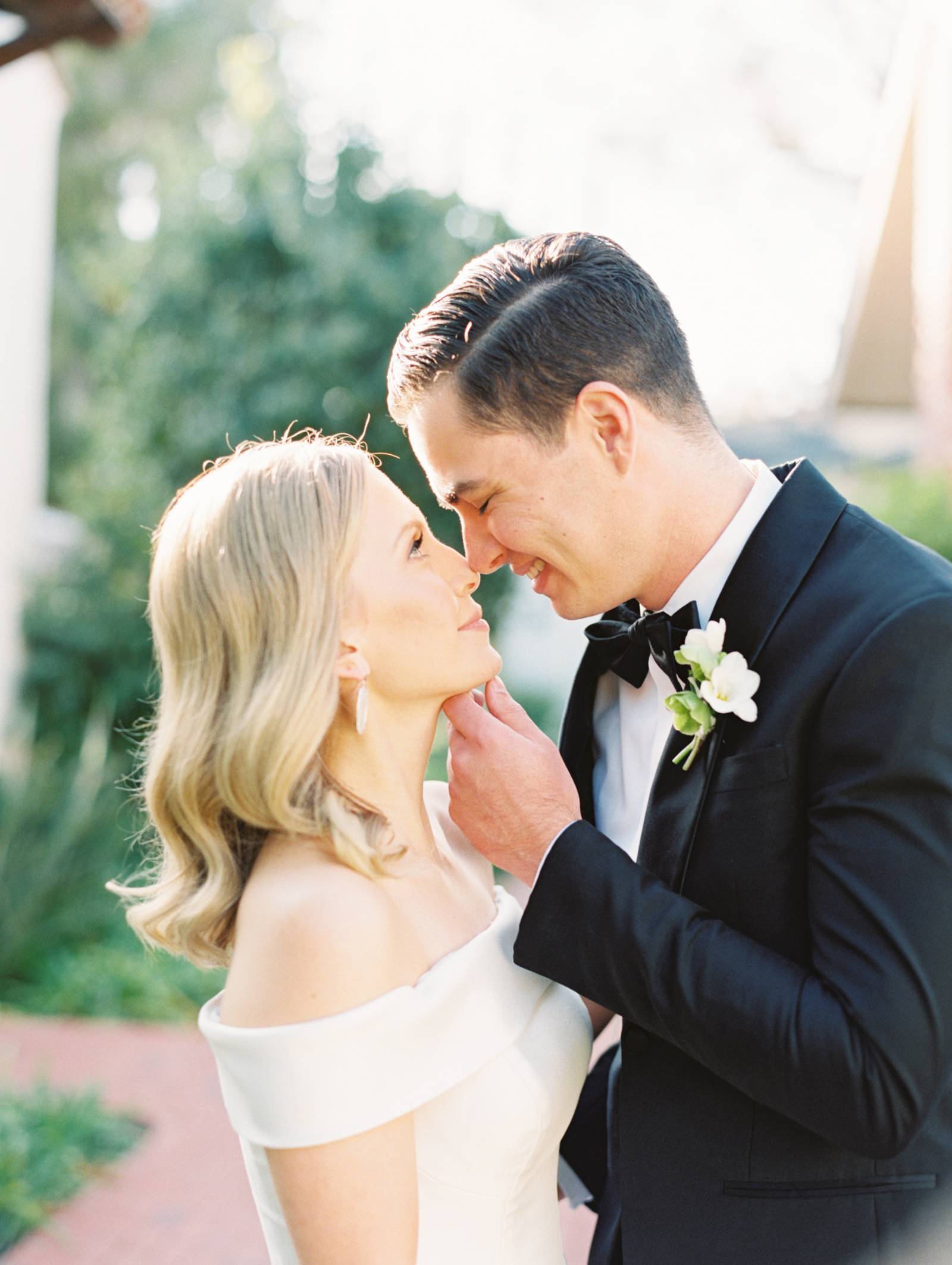 bride, groom, kiss, hair, makeup