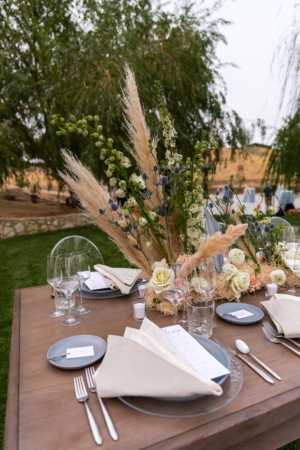 dinner, reception, table, plate, flatware, flowers