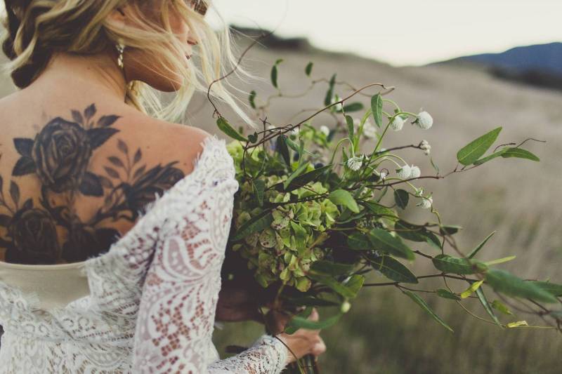 bride holding bouquet