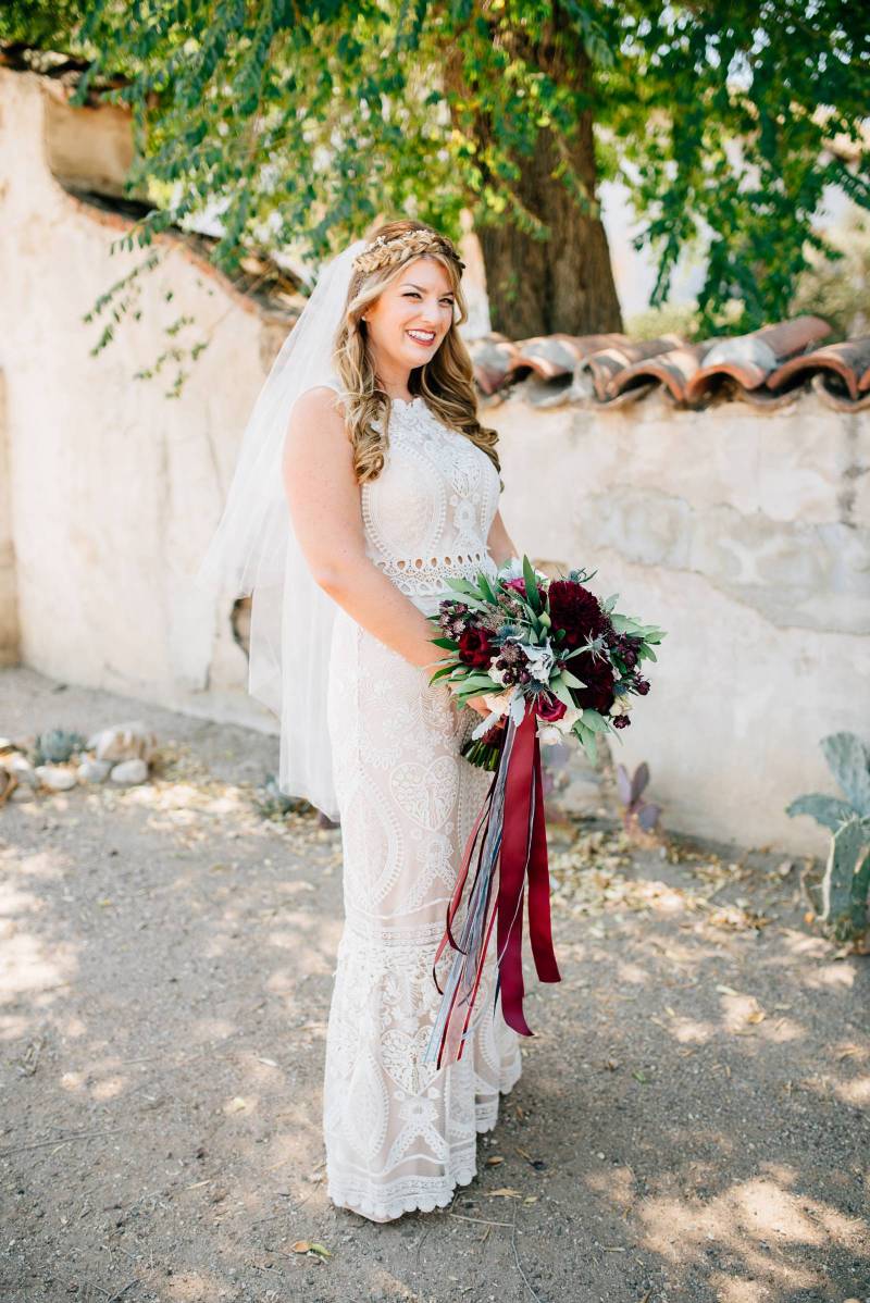 bride holding bouquet