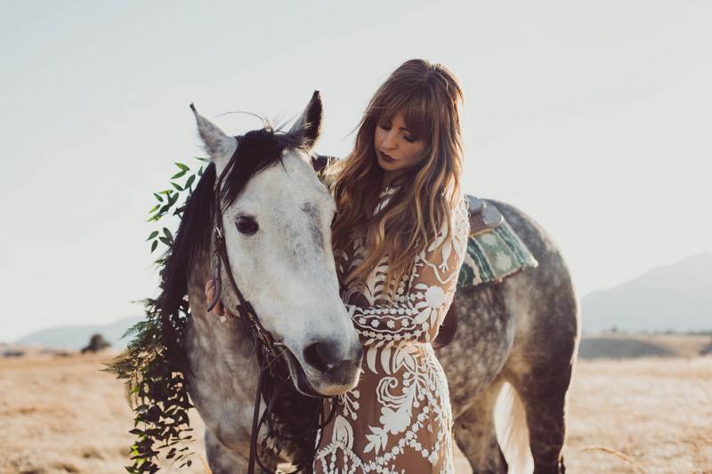 bride and horse