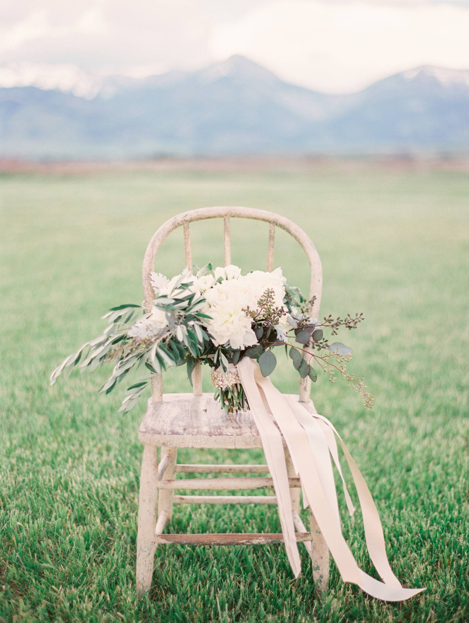 outdoor wedding ceremony decor | Big Yellow Barn | Montana wedding venue