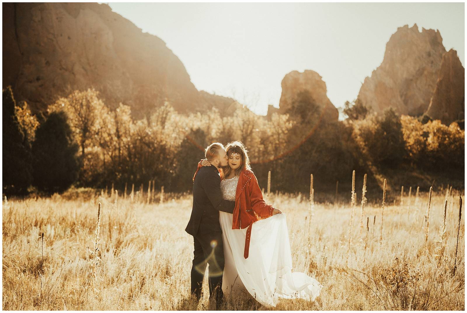 natural bohemian sunset wedding portrait | Colorado Springs wedding | Garden of the Gods