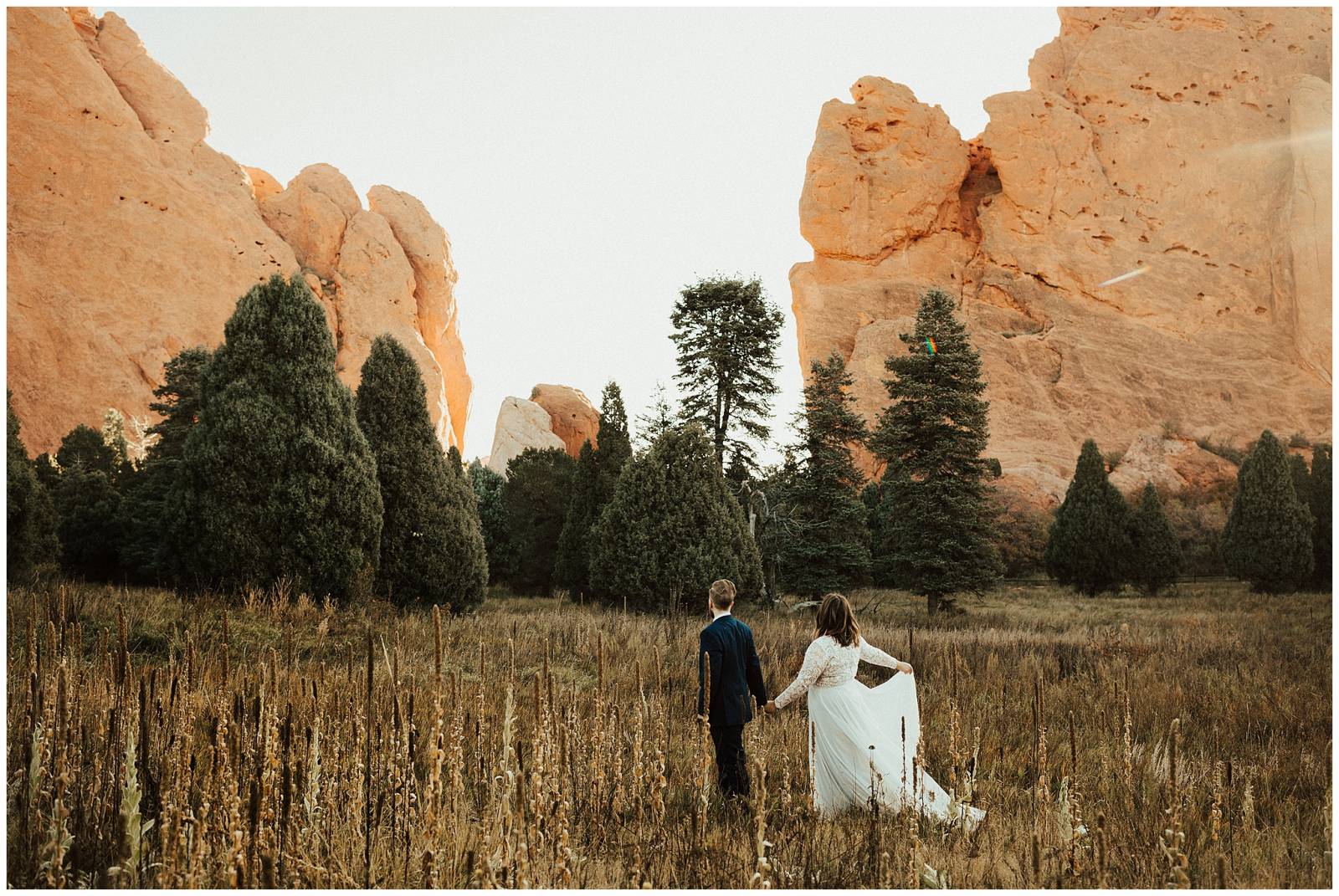Garden of the Gods sunset wedding portrait | Colorado wedding inspiration