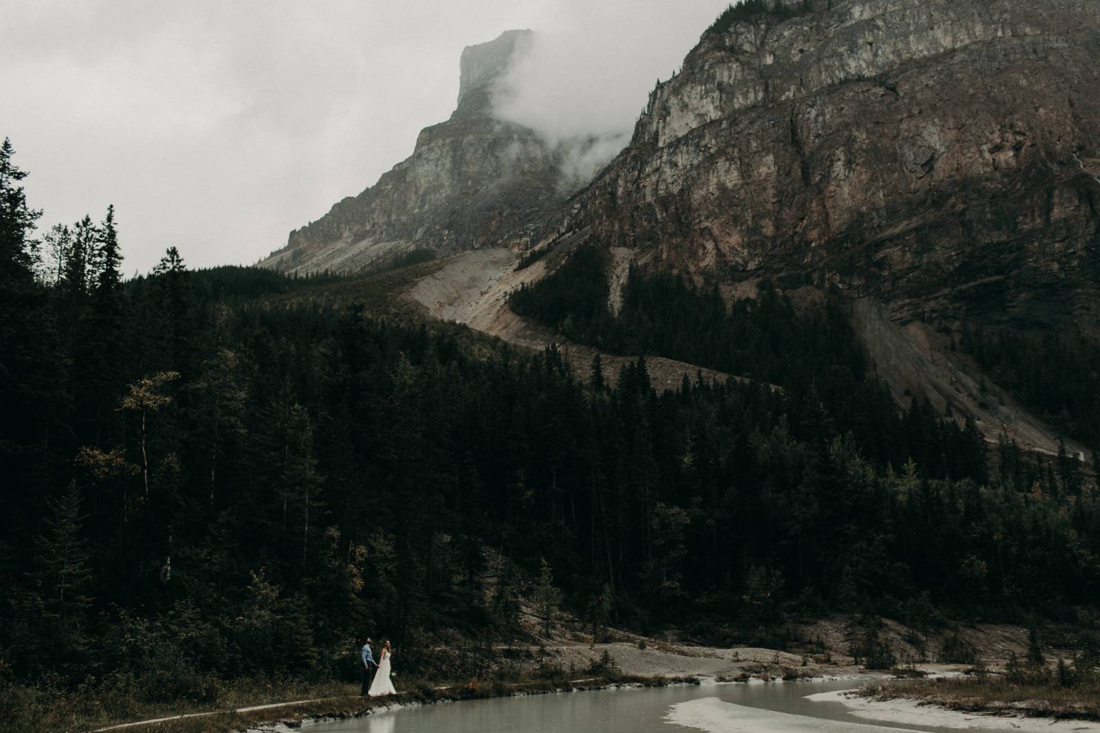 elopement portrait captured by Alberta wedding photographer, Michelle Larmand Photography