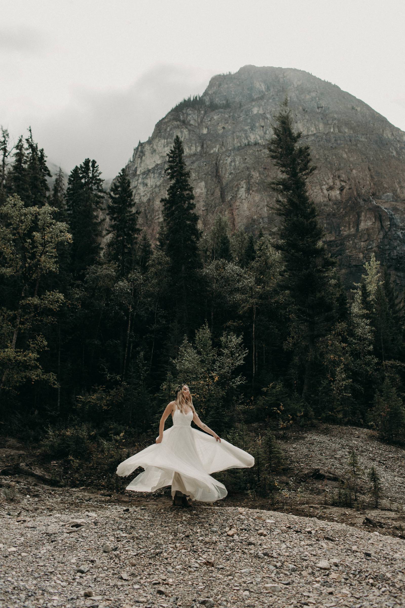 romantic outdoor adventure bridal portrait