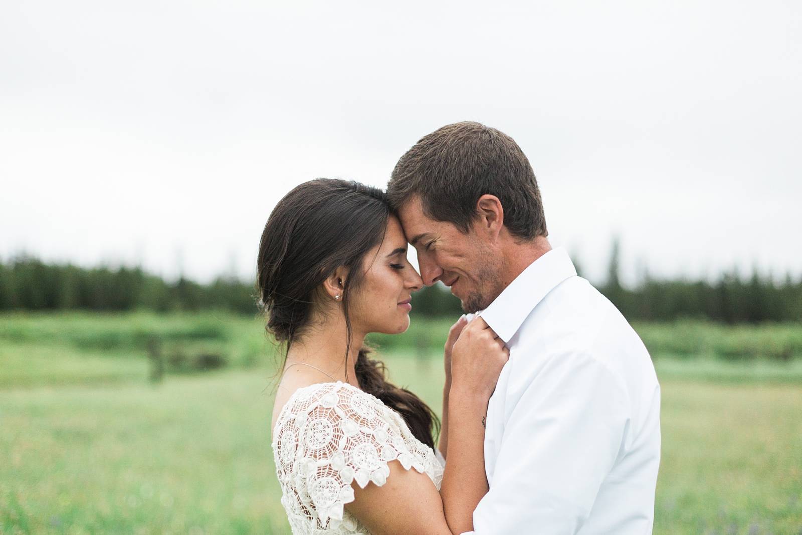 romantic bohemian bride and groom portrait | Yellowstone Under Canvas | Montana wedding venue