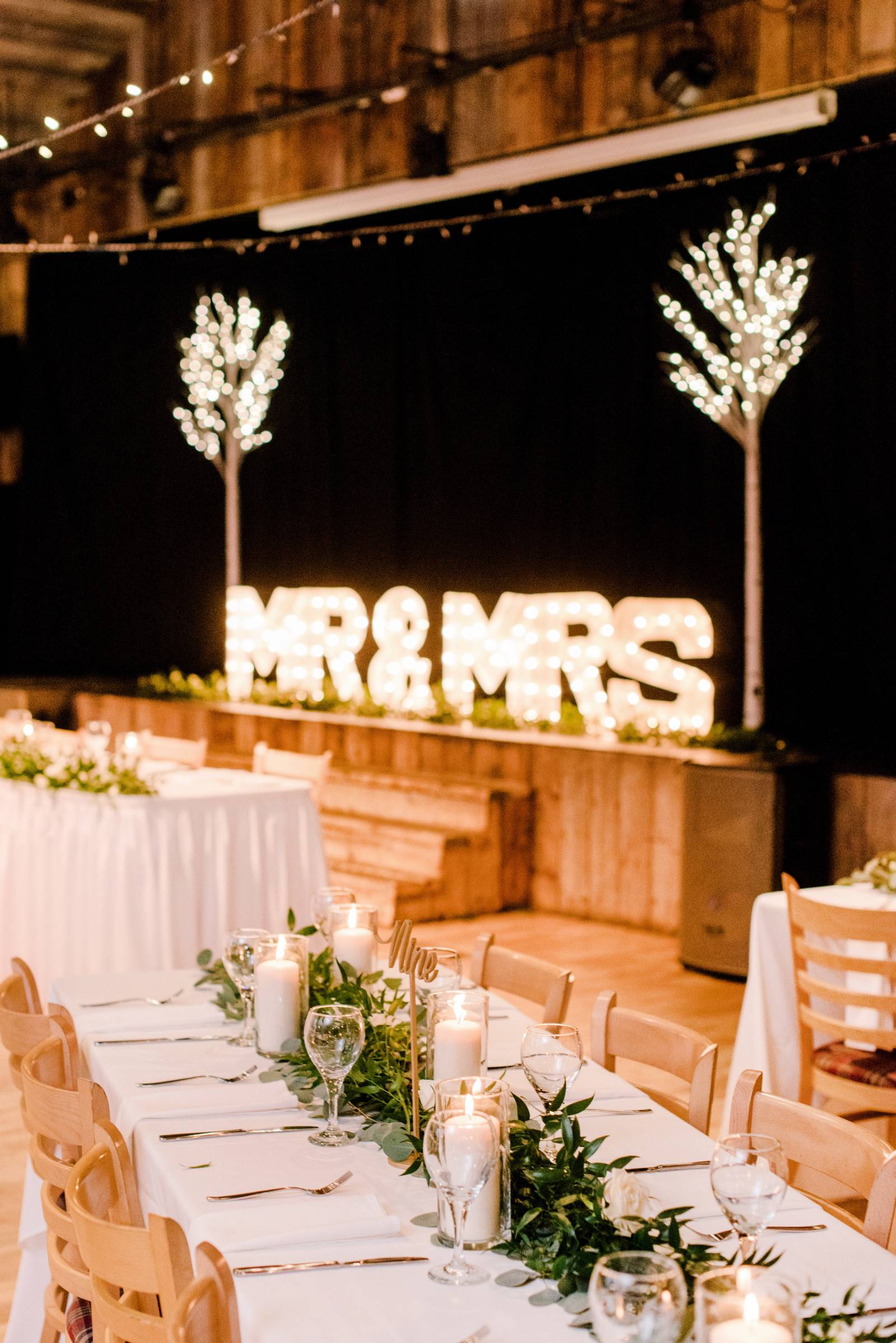Mr and Mrs sign | classic wedding reception decor | mountain wedding venue | Canmore winter wedding