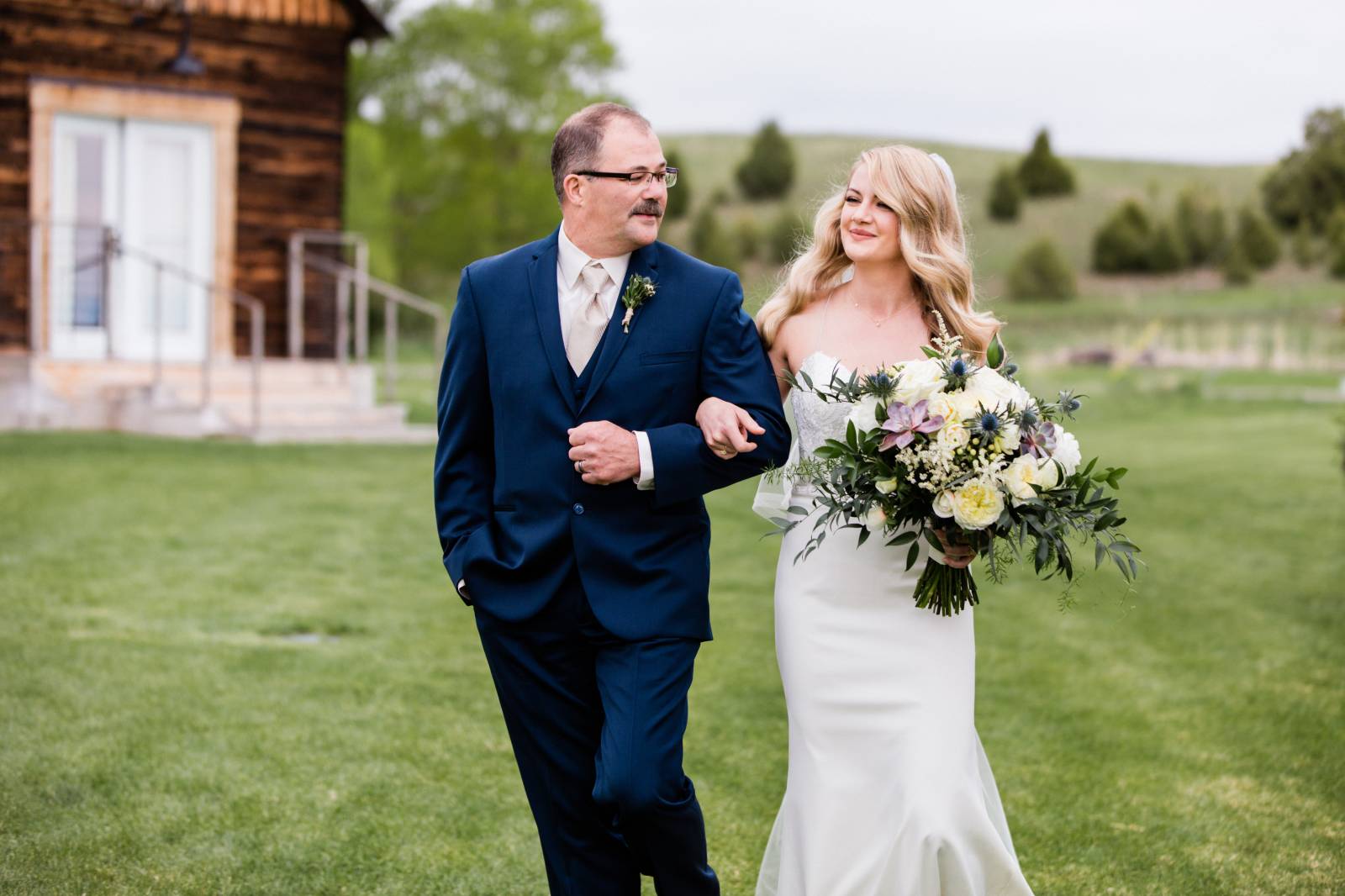 Montana barn wedding inspiration | wedding ceremony