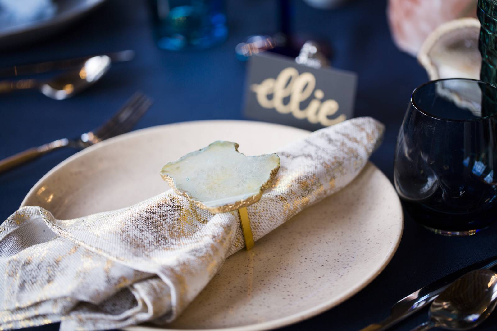place setting decor | wedding decor inspiration