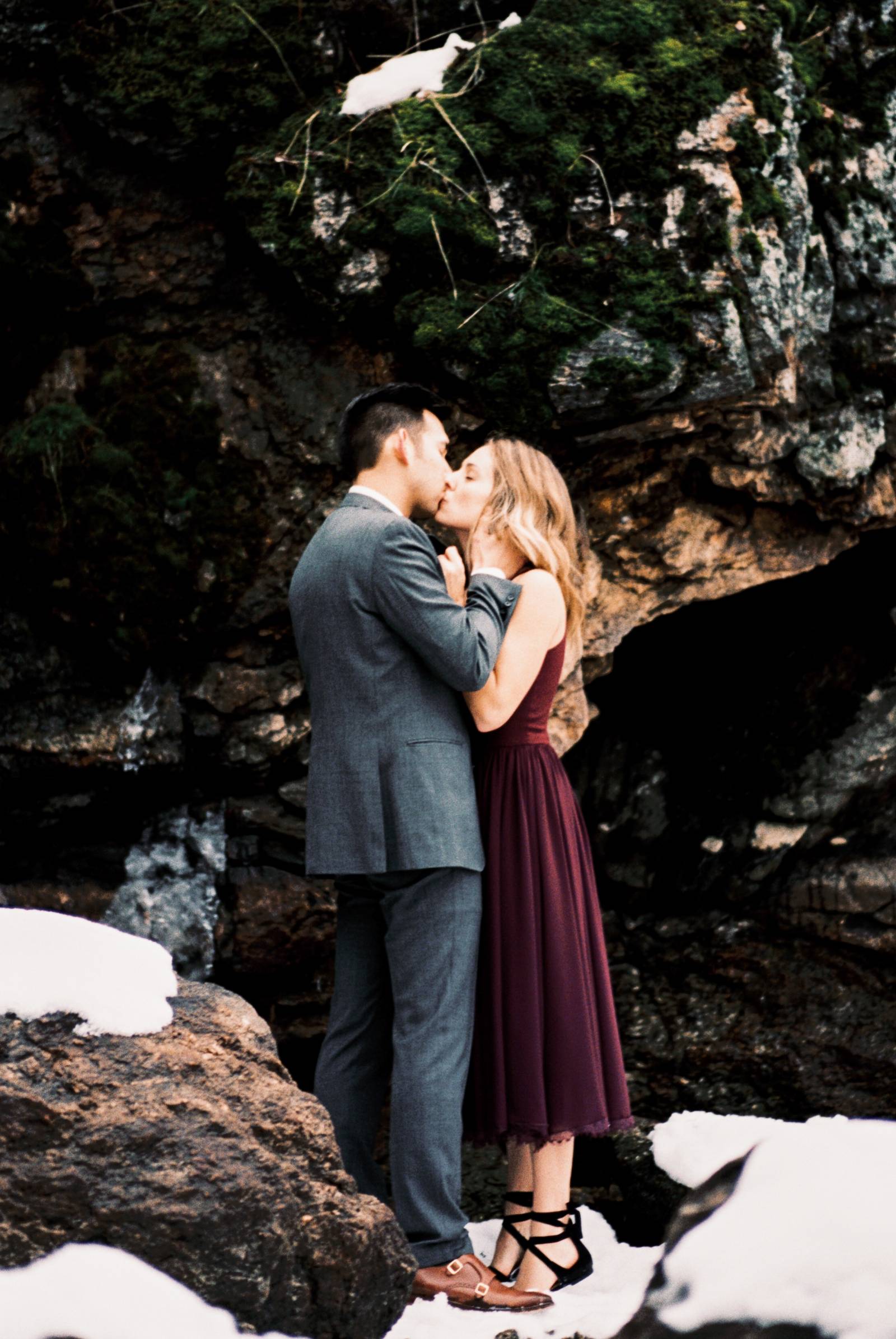winter engagement photoshoot