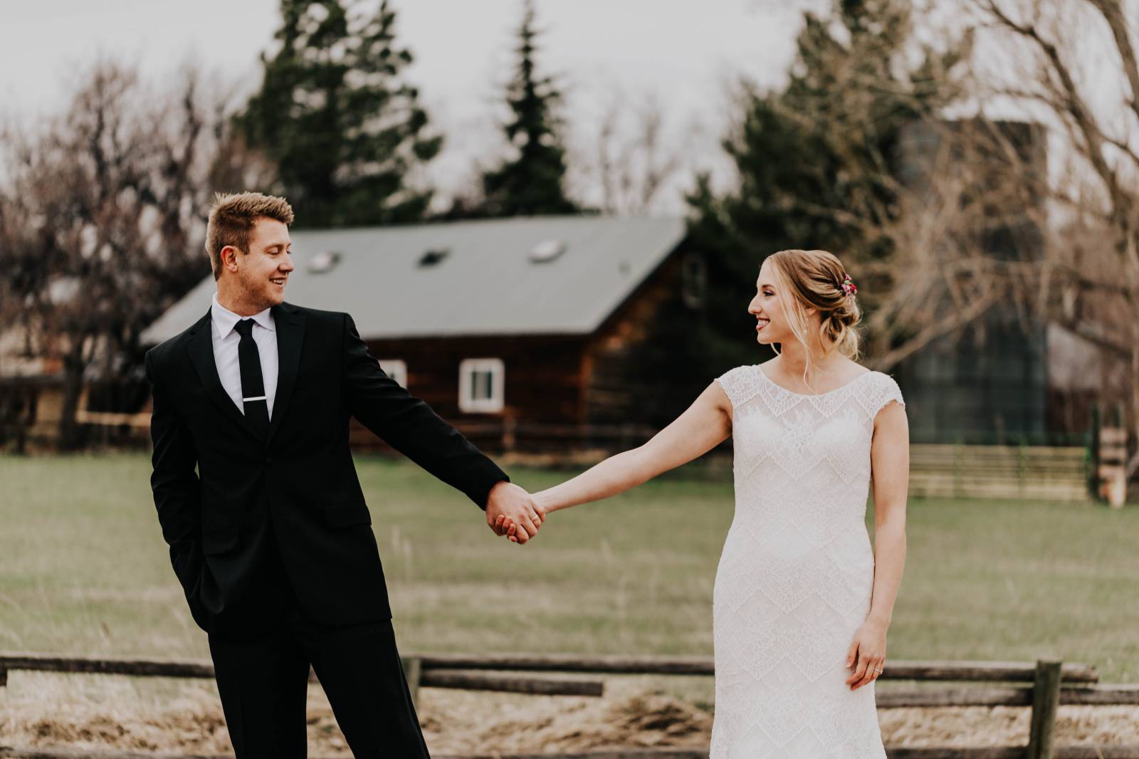 Simply Chic Wedding Inspiration | bride and groom style