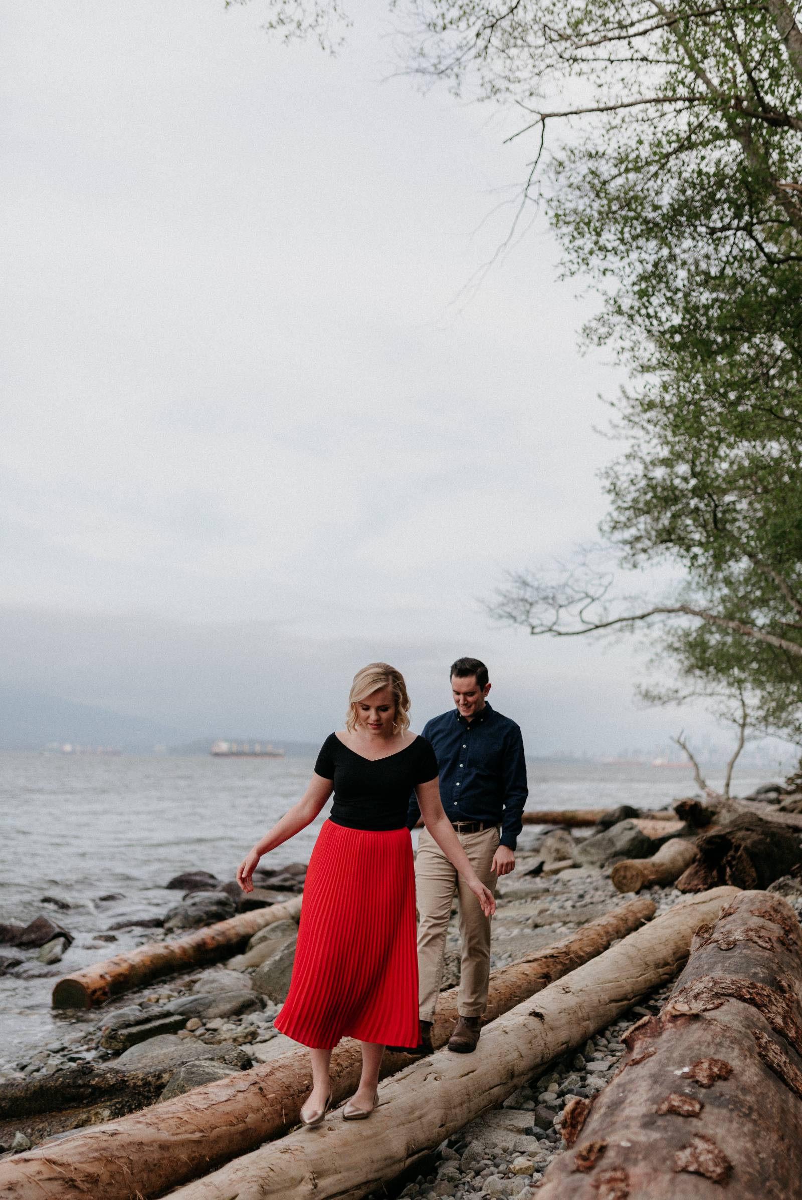 Acadia Beach engagement photo session captured by wedding photographer Hennygraphy