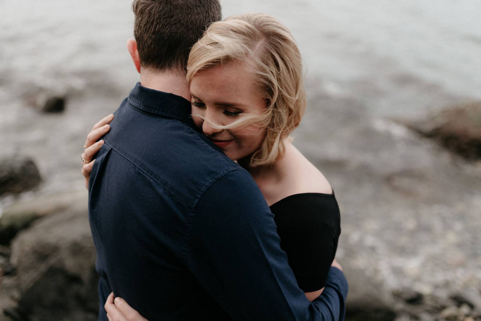 Acadia Beach engagement photo session captured by wedding photographer Hennygraphy