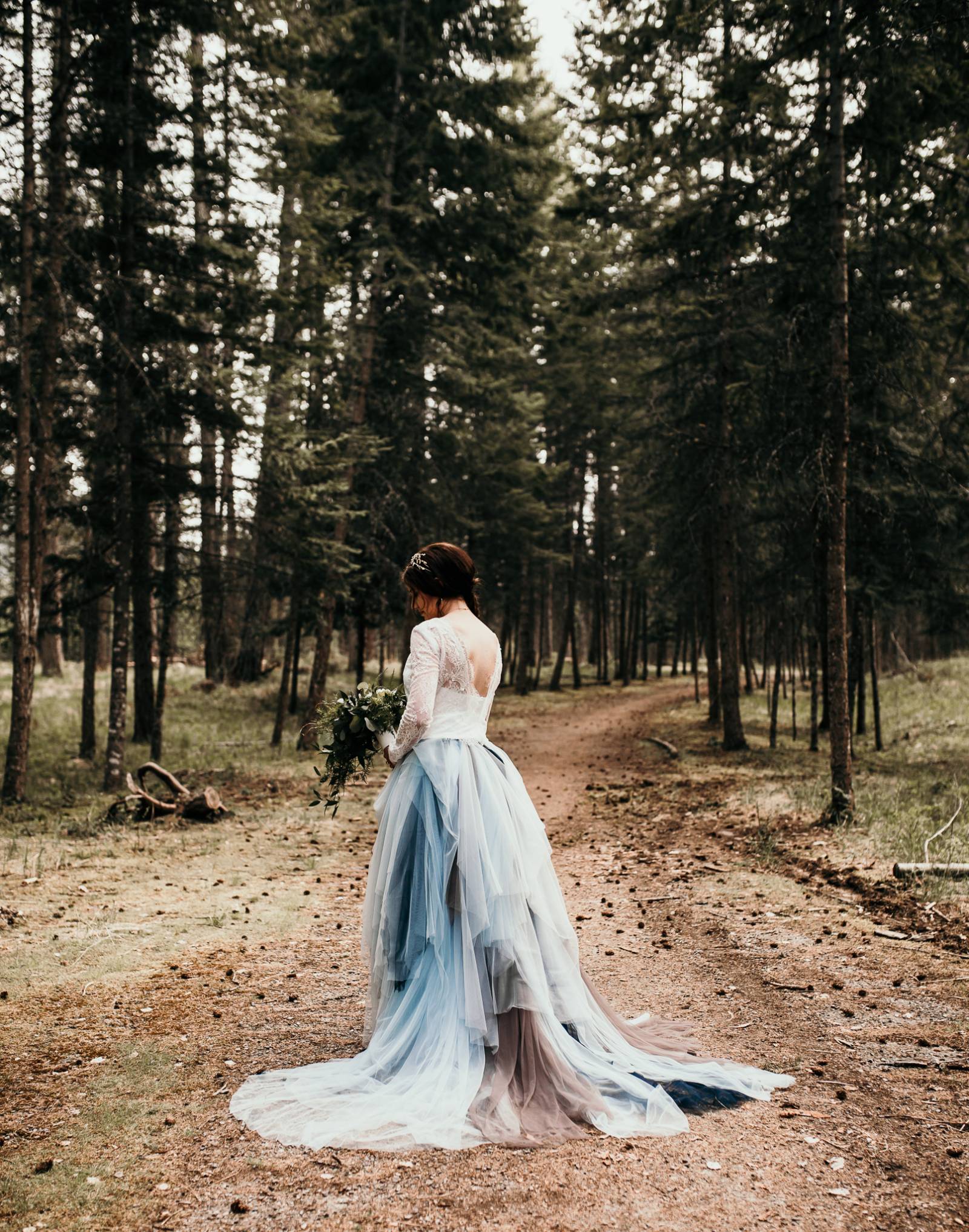 woodsy Idaho outdoor elopement inspiration | wedding dress inspiration