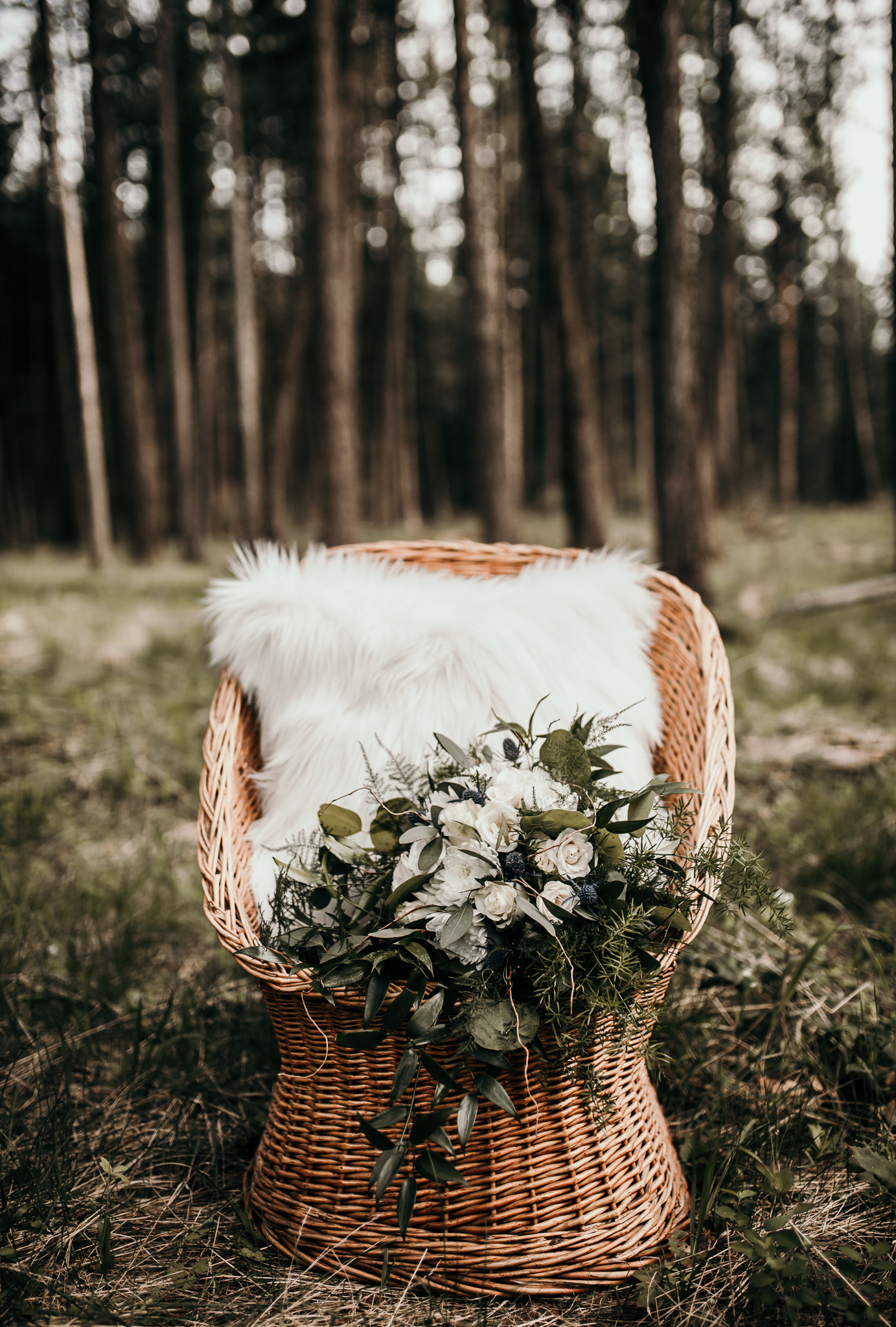 woodsy Idaho outdoor elopement inspiration