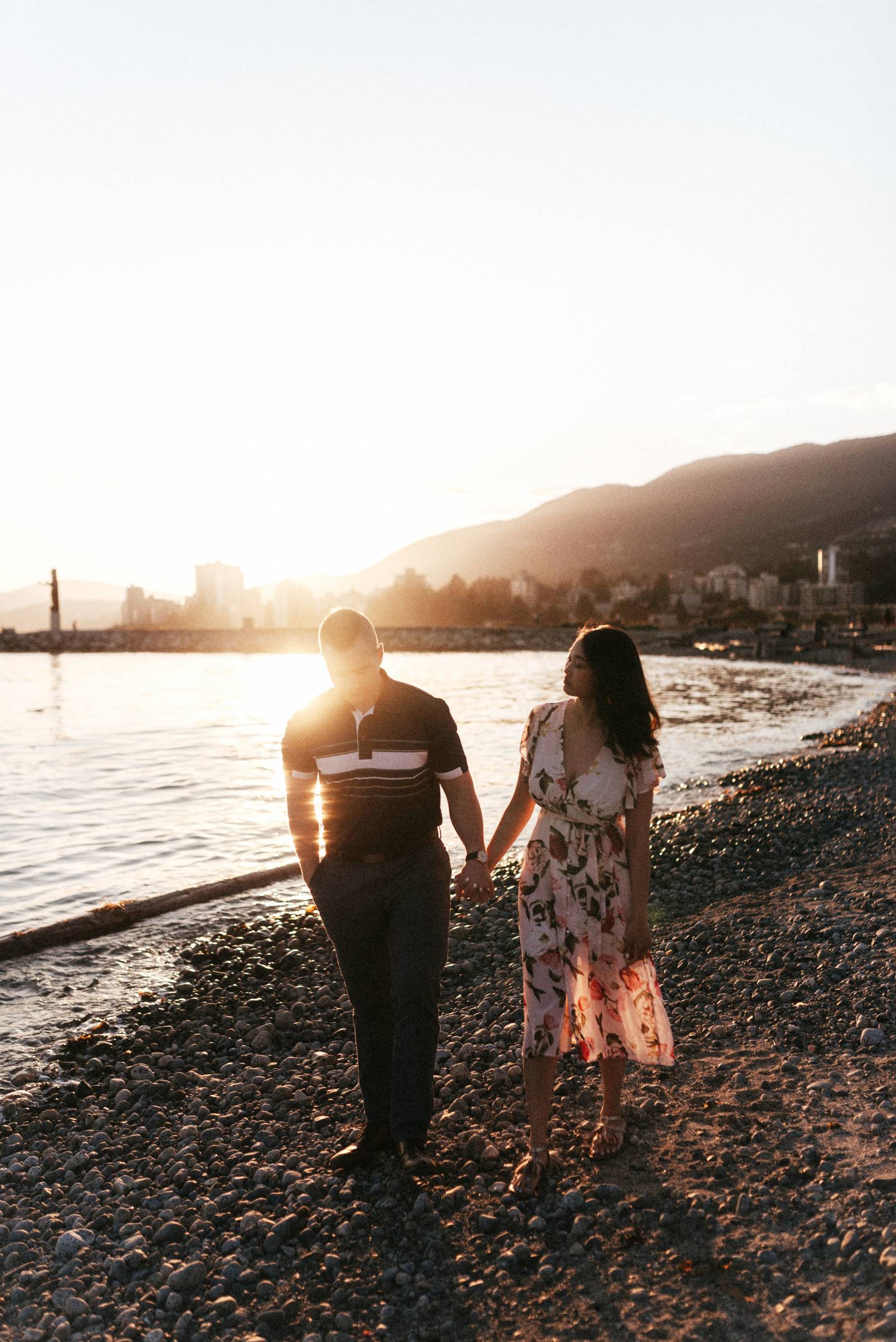 Ambleside Park Sunset Engagement Session captured by Vancouver wedding photographer Hennygraphy