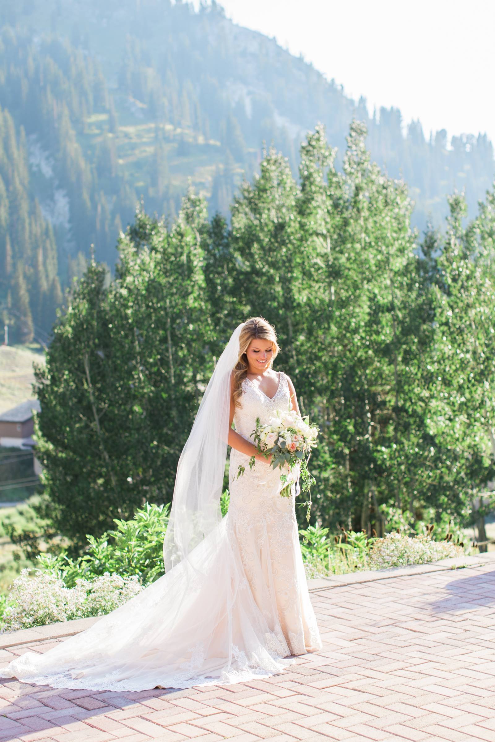 Alta Lodge | Utah Destination Wedding | bride style