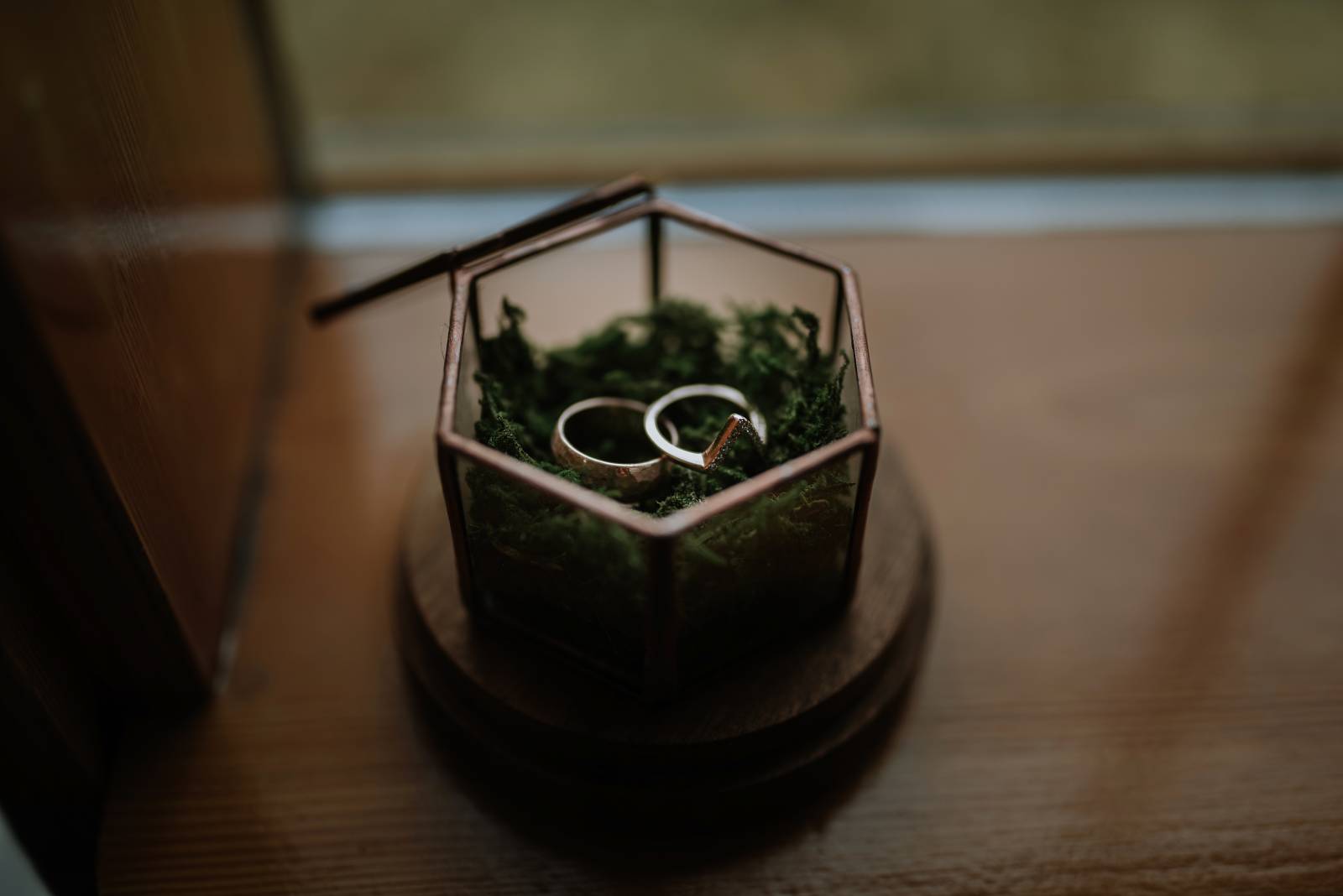 Canmore Alberta elopement inspiration captured by wedding photographers Virginia & Evan Studios | we