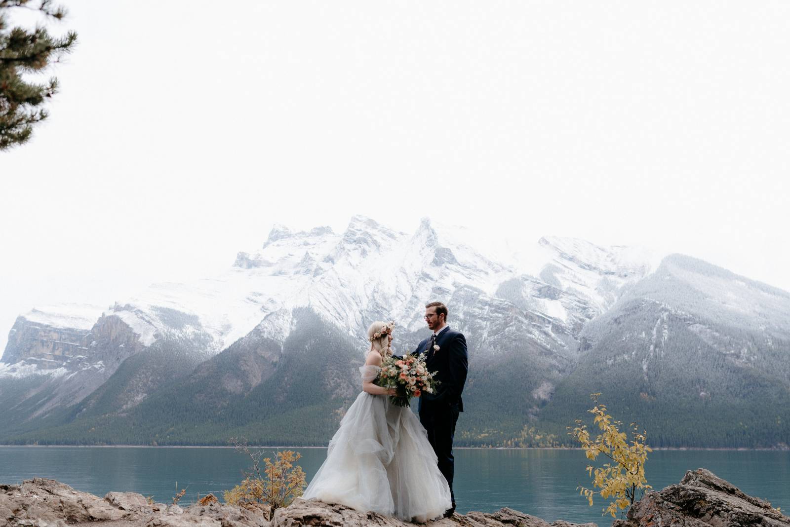 bride and groom | a foggy Banff elopement captured by Canadian wedding photographer Hennygraphy