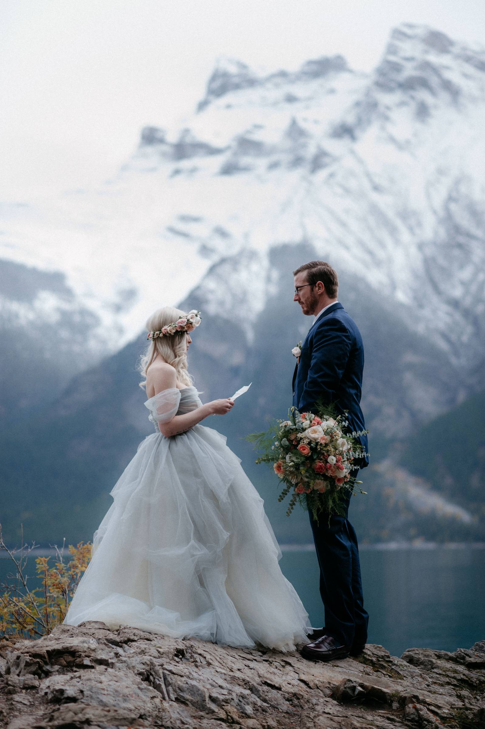 bride and groom | a foggy Banff elopement captured by Canadian wedding photographer Hennygraphy
