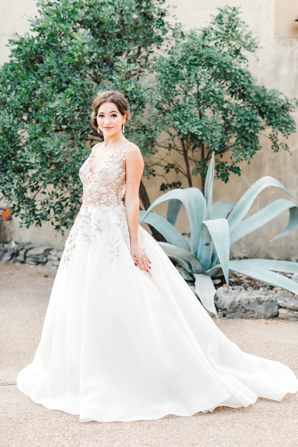 Lightweight A-line Wedding Dresses for Brides with Pear-Shaped